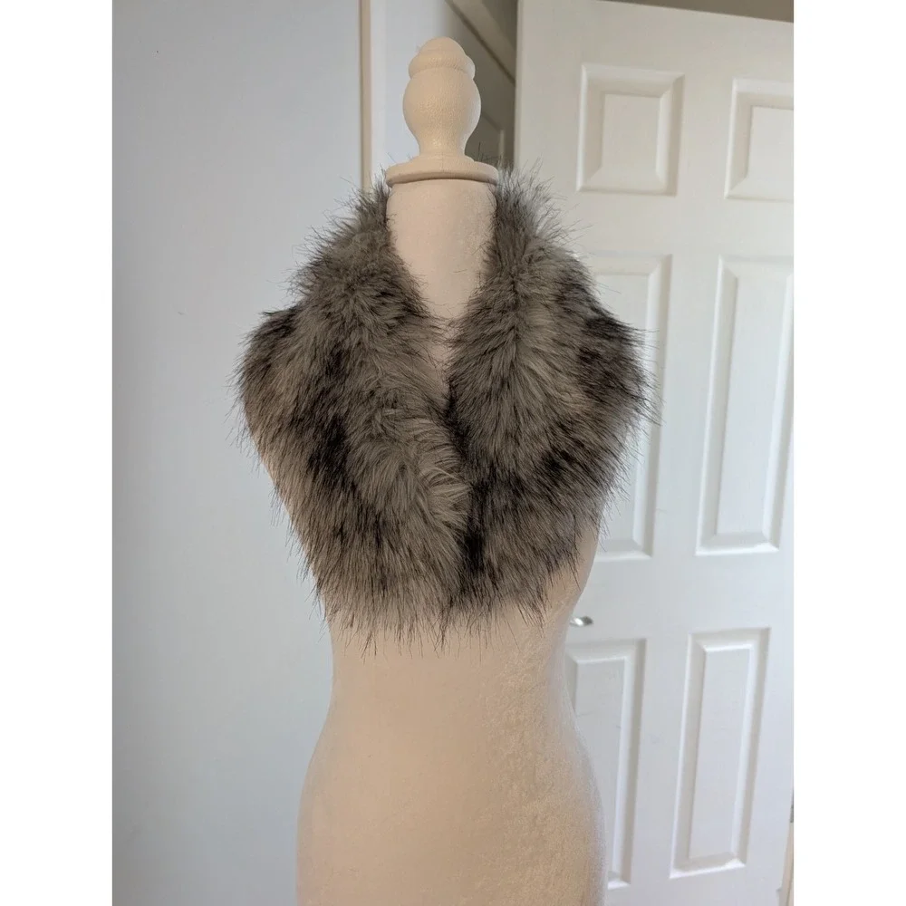 Faux Fur Stole Scarf Satin Lined Plush OS Wrap Silver 30x7